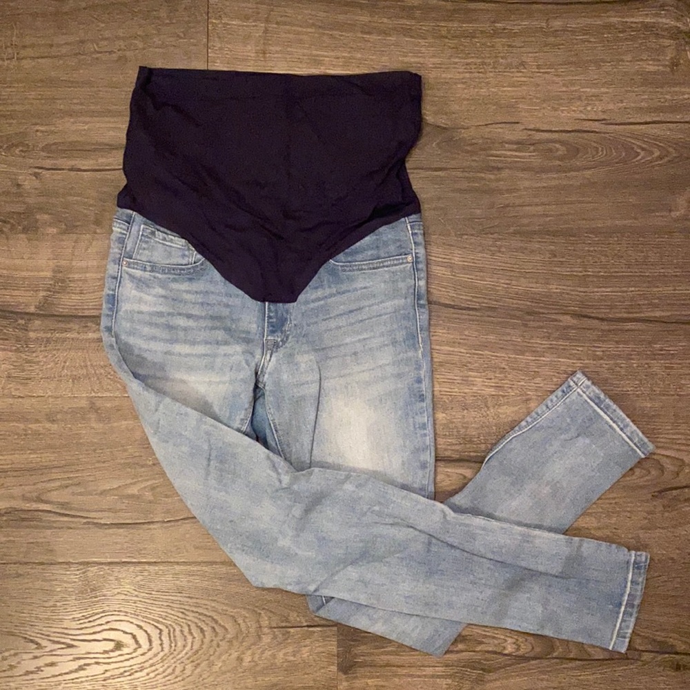 Pinkblush maternity skinny jeans size 27
